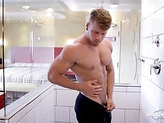 Muscular guy Masturbates Alone in the Shower - Maskurbate